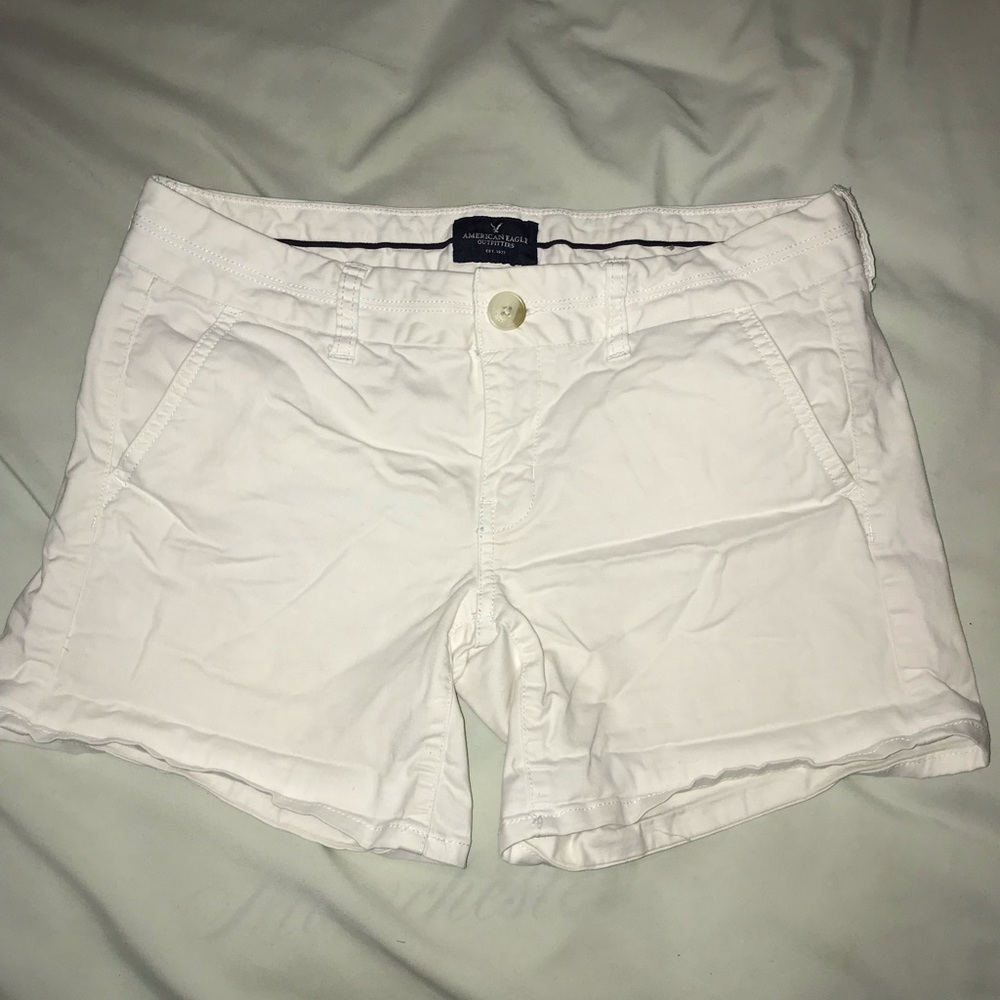 White American Eagle shorts